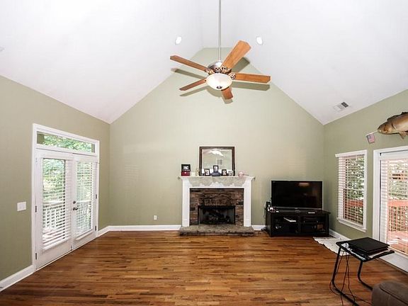 5th image of 221 Abernathy Way