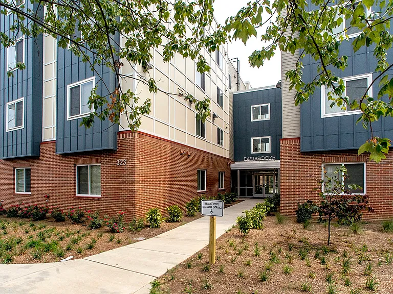 Eastbrooke Apartments — Photo 1