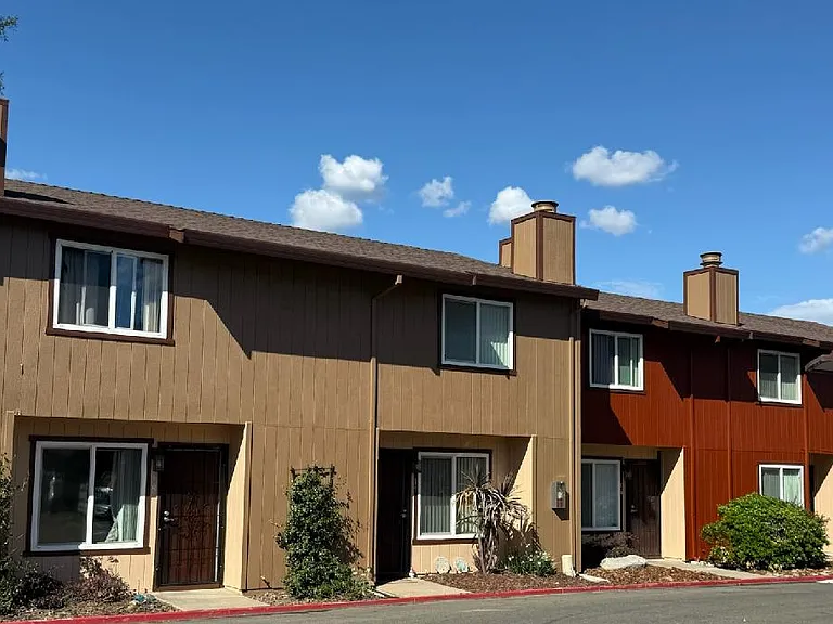 Orangevale Plaza Townhomes — Photo 11