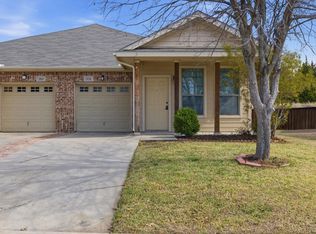 364 Armstrong Ln, Lavon, TX 75166