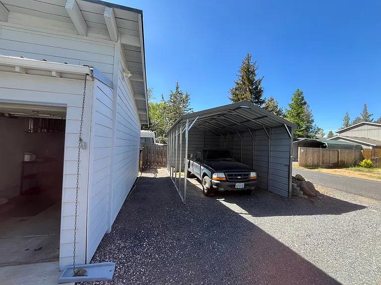 365 N Maple St #B — Photo 12