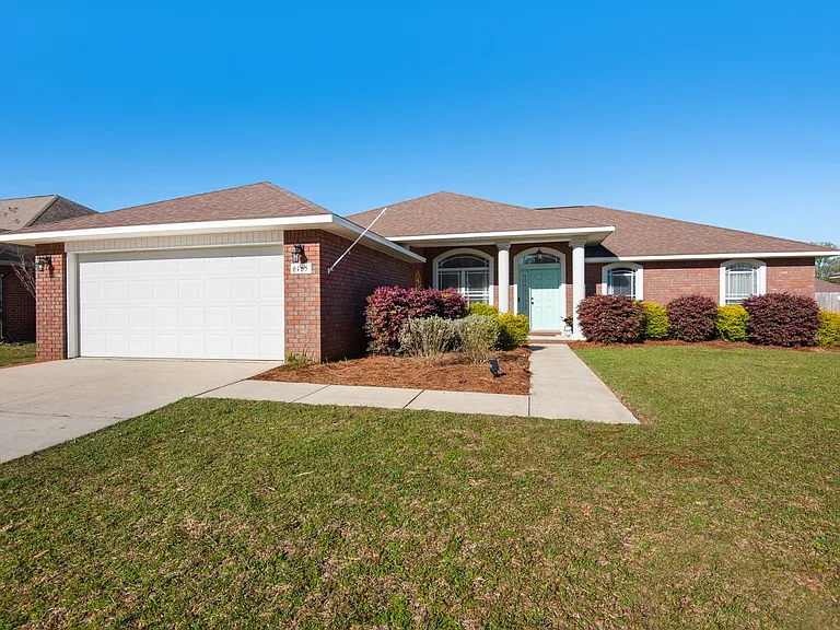 6165 Winchester Cir — Photo 2