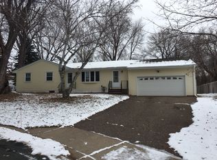 516 Meadow Ln, Woodbury, MN 55125