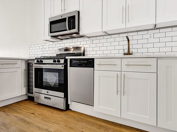 4th image of 193 Jefferson Ave #2L