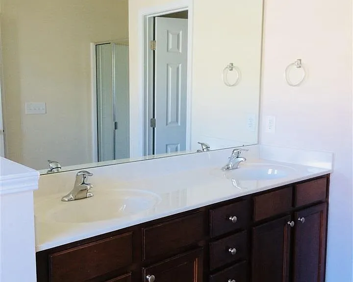 709 Garden Square Ln — Photo 18