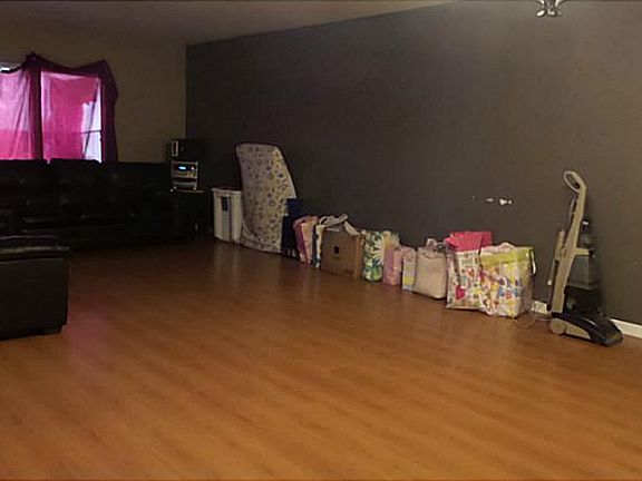 4th image of 8901 Nw 39 Dr. #204