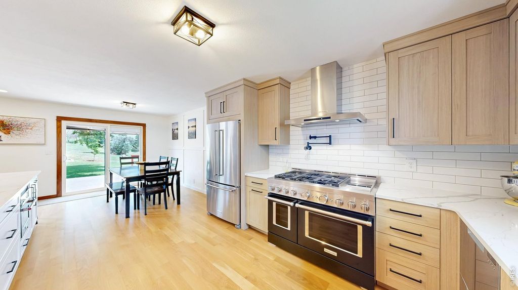 3924 La Mesa Dr