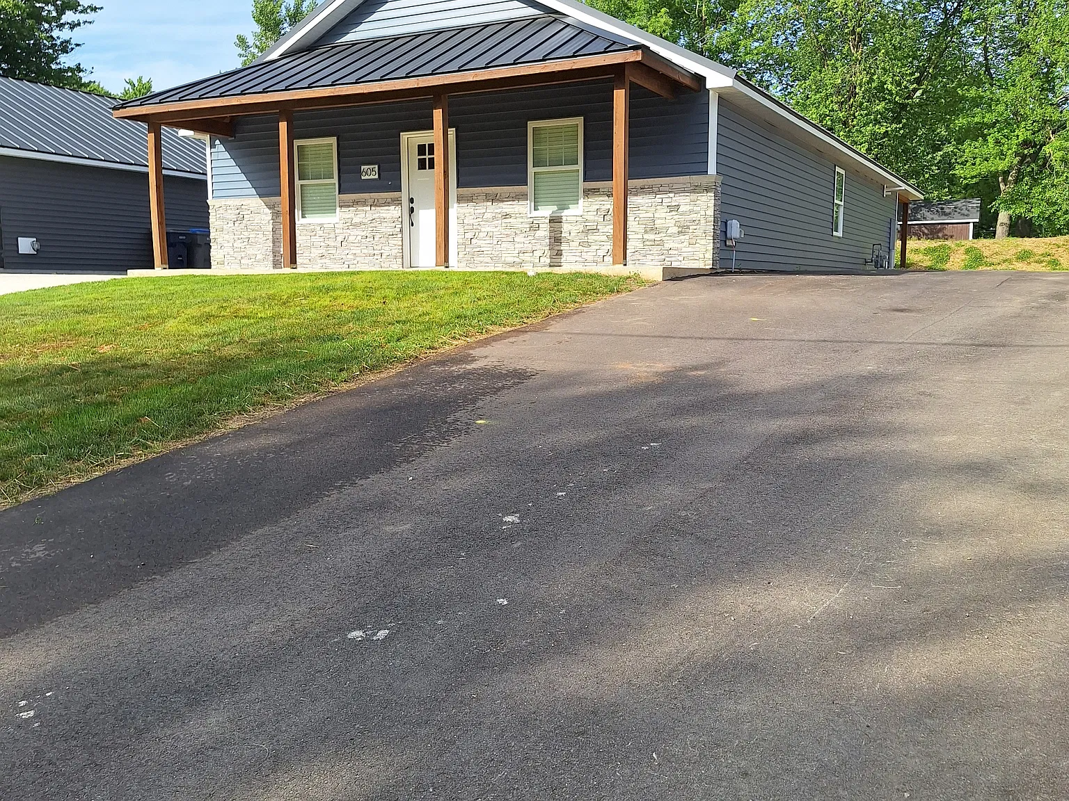 605 McClellan St — Photo 2