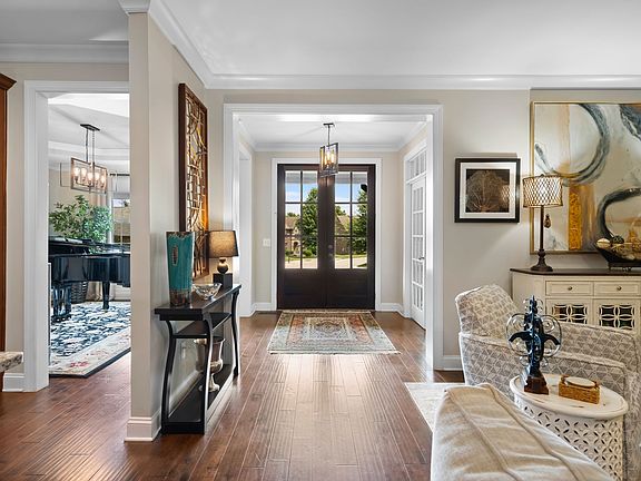 4th image of 1094 Cantwell Pl