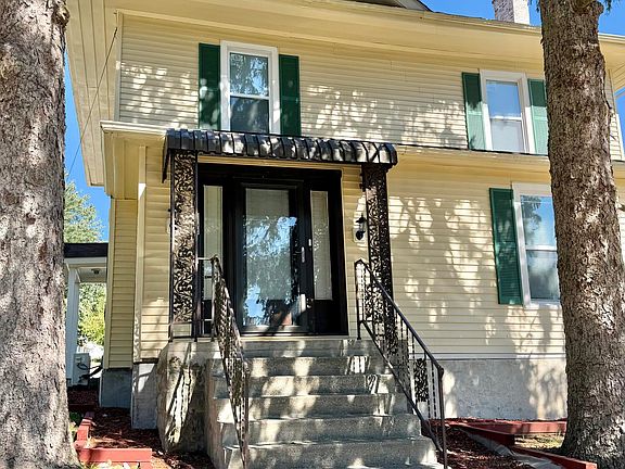 3rd image of 153 Pineview Ln