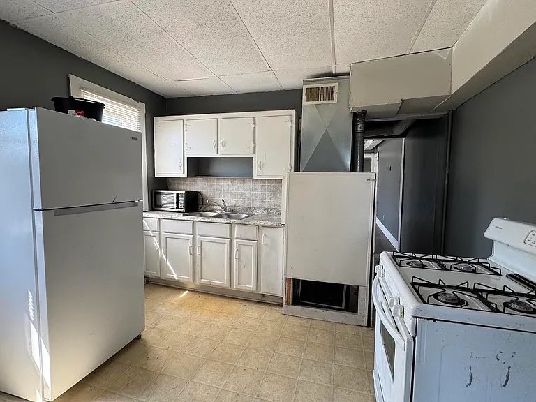 107 College St #3R — Photo 14