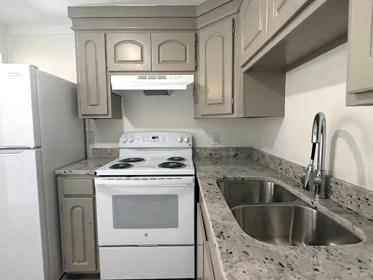 2 bed, $765 — Photo 4