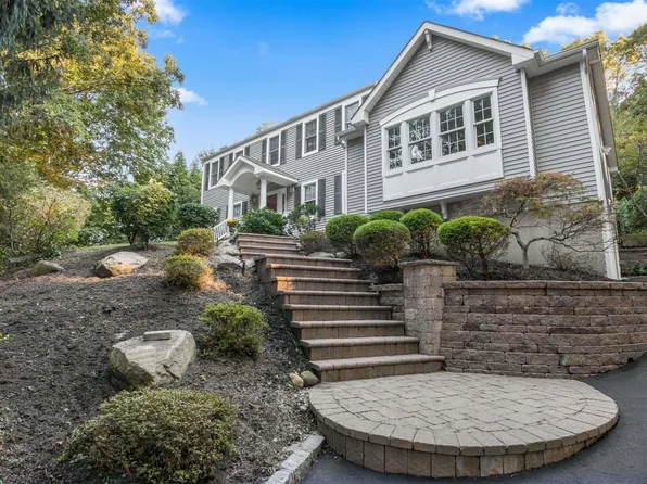 204 Lower Sheep Pasture Road, Setauket, NY 11733