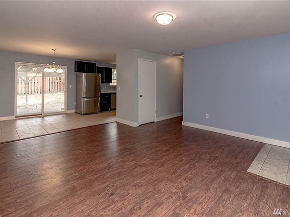 4th image of 16818 17th Ave E