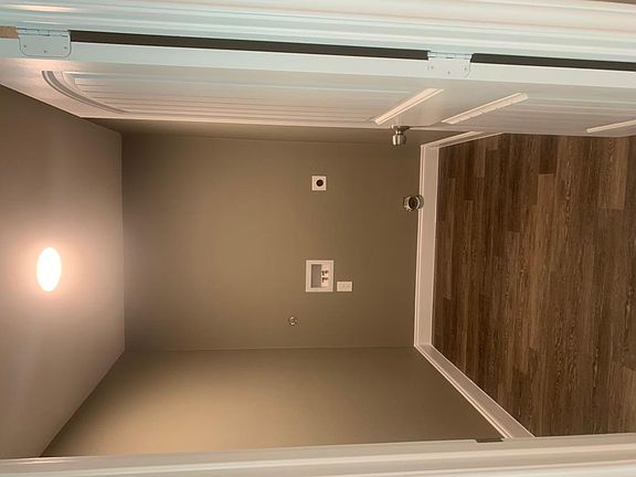 4th image of 3926 Gillespie St