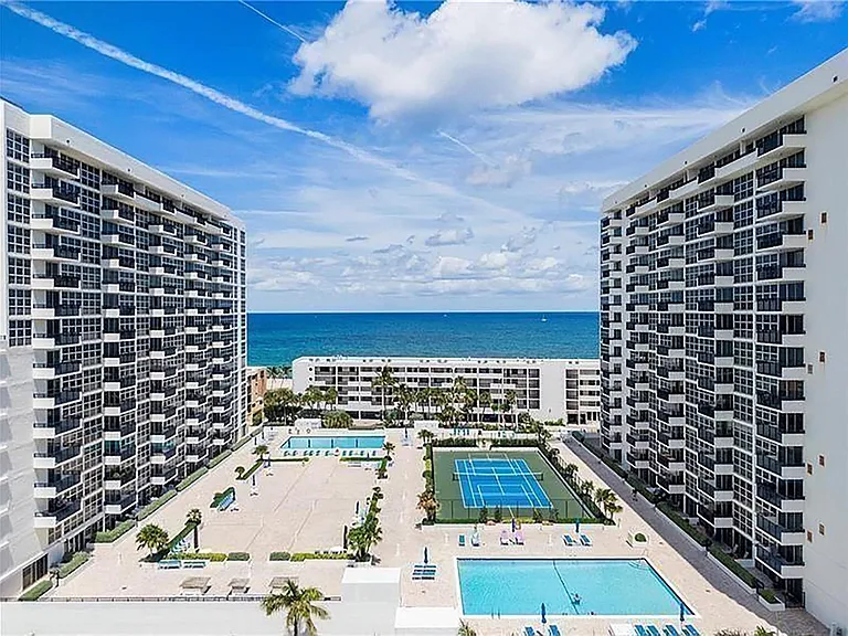 525 N Ocean Blvd #919 — Photo 28