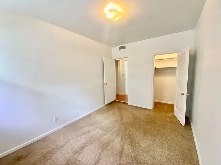 400 Perrin St — Photo 14