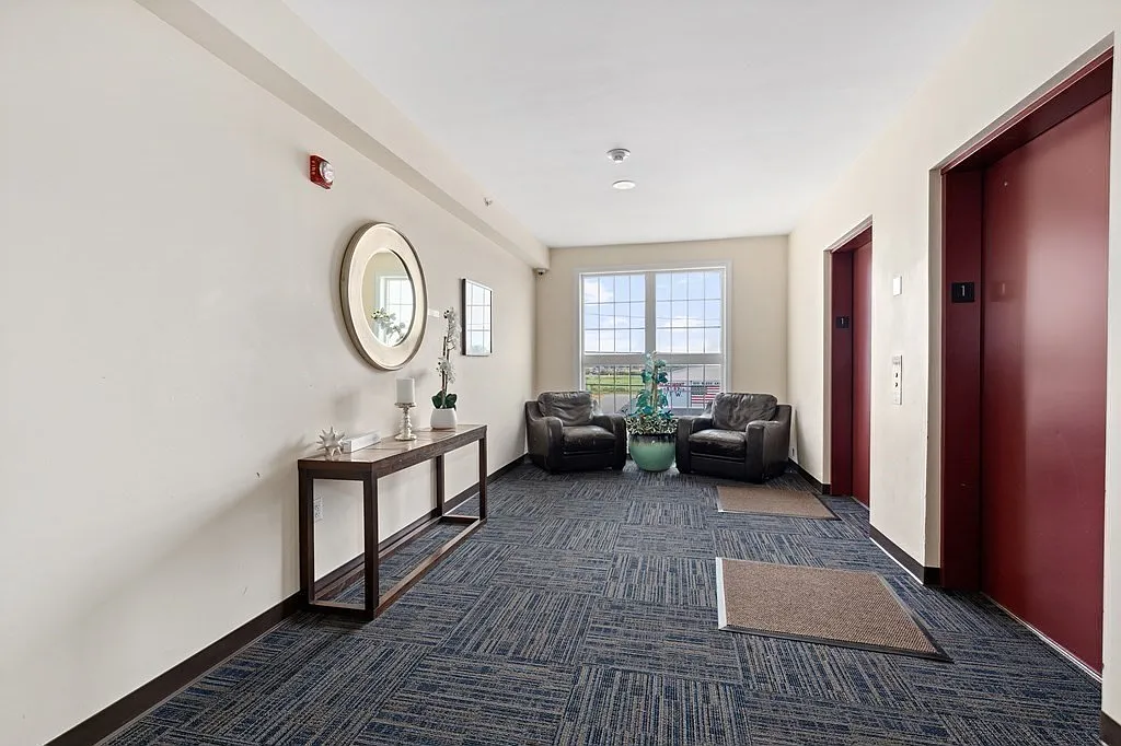 Building Photo - 145 Bennington St #314