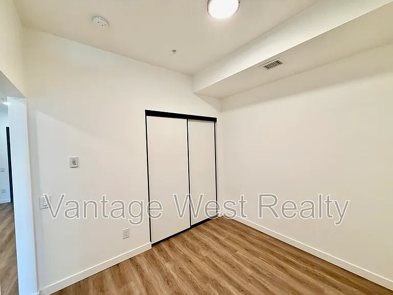 615 Rutland Rd N #101 — Photo 8