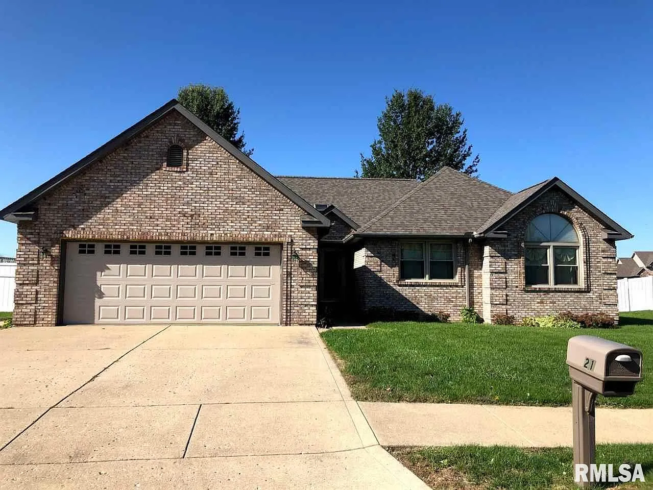 2021 Alameda Ct photo 1