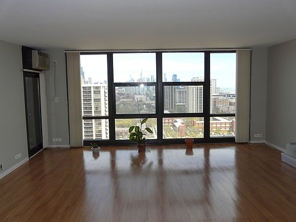3rd image of 3001 S Michigan Ave Unit 2101