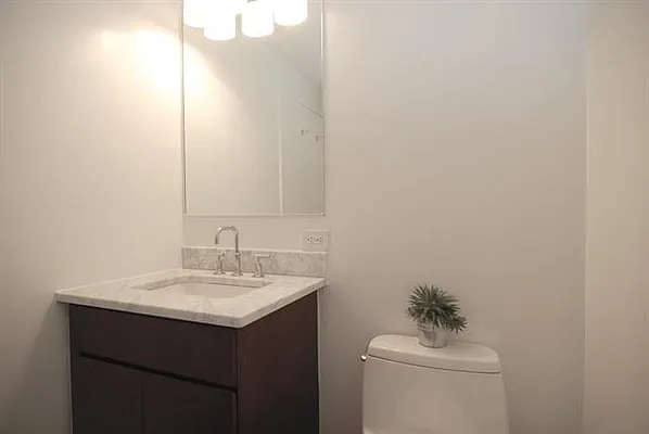Sold by Urban Luxe | media 5