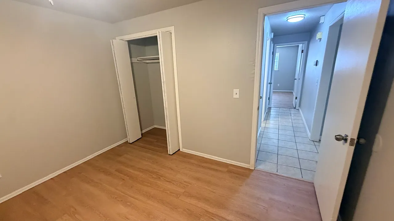 2 bed, 993 sqft, $950 — Photo 1