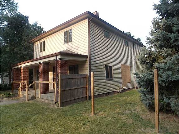 3rd image of 2842 Forest Manor Ave