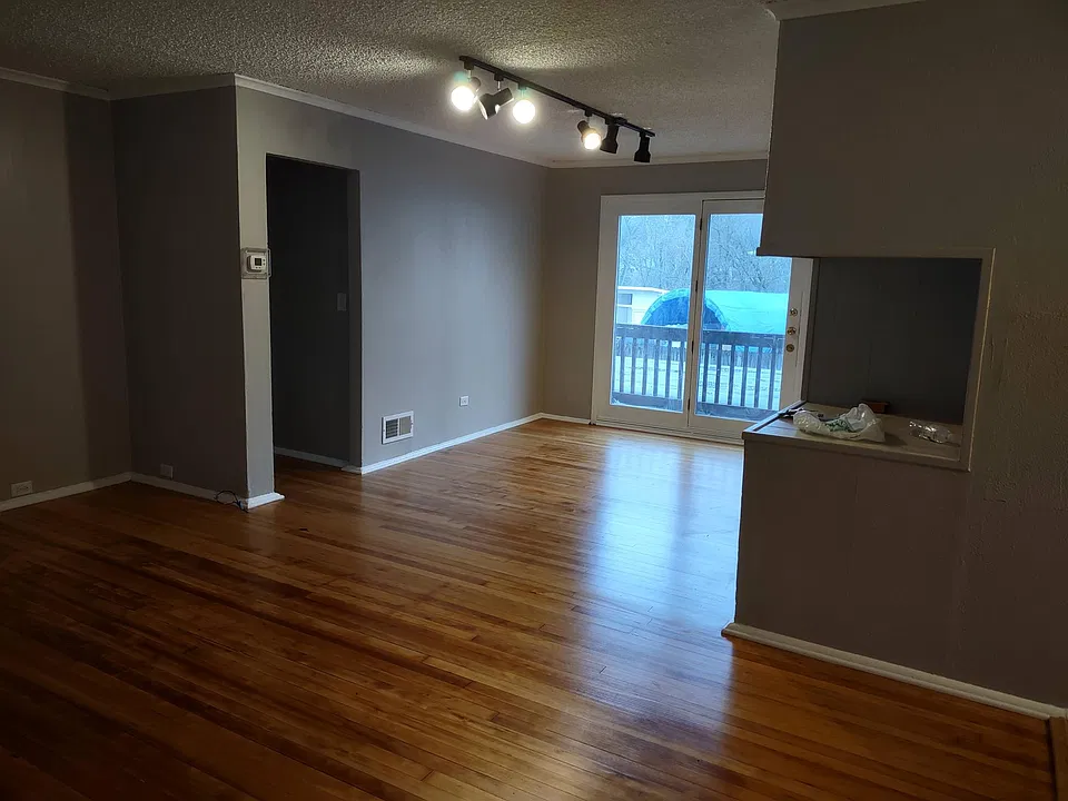 living room/dining room