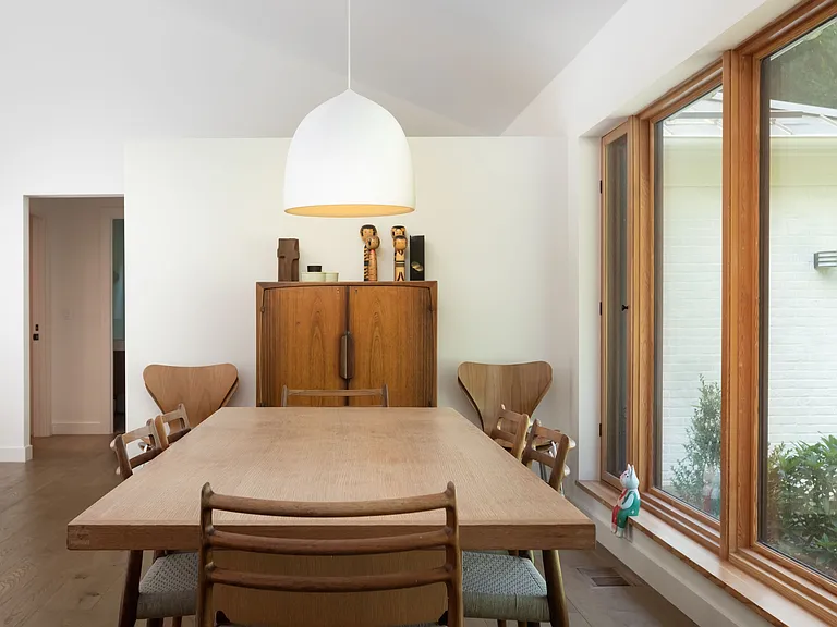 37 Canterbury Ln — Photo 10