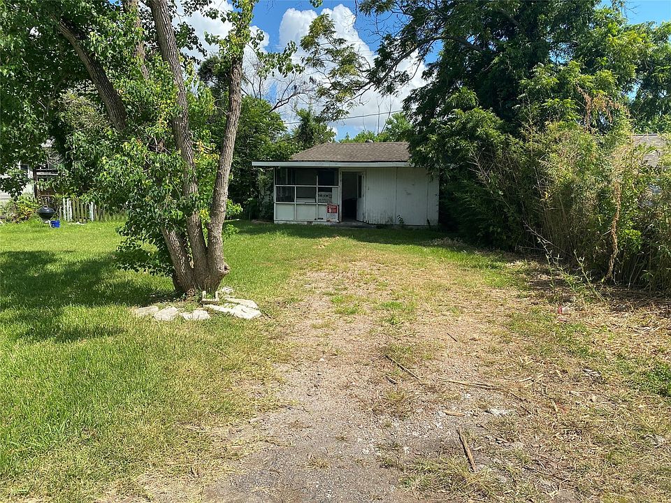 1st image of 118 Bay Oaks Dr