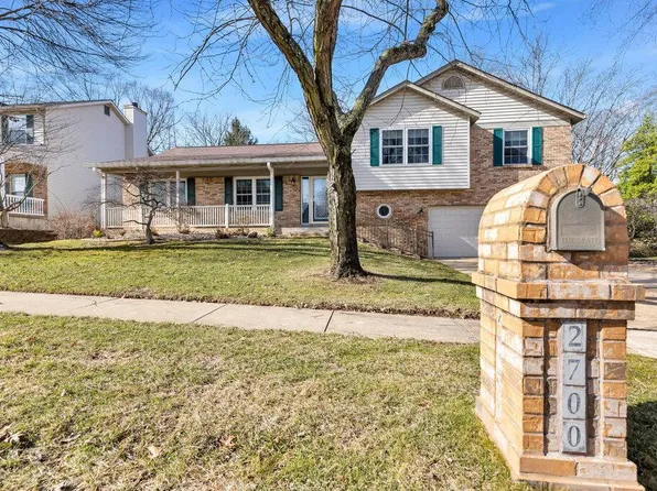 2700 Kettering Dr, Saint Charles, MO 63303