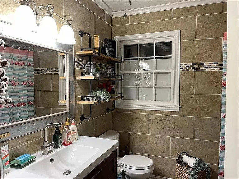 830 Westwood Dr — Photo 8
