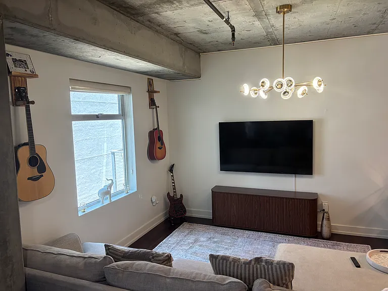 645 W 9th St #432 — Photo 4