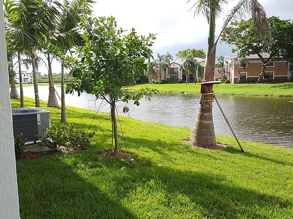 3rd image of 11620 SW 13th Ln Unit 11620