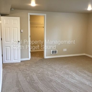 2nd image of 14352 Roslyn Pl N #B
