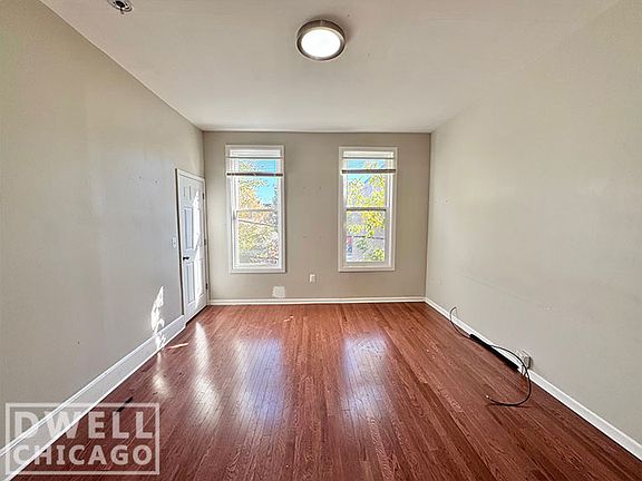 2nd image of 2131 S Fairfield Ave #Ch2