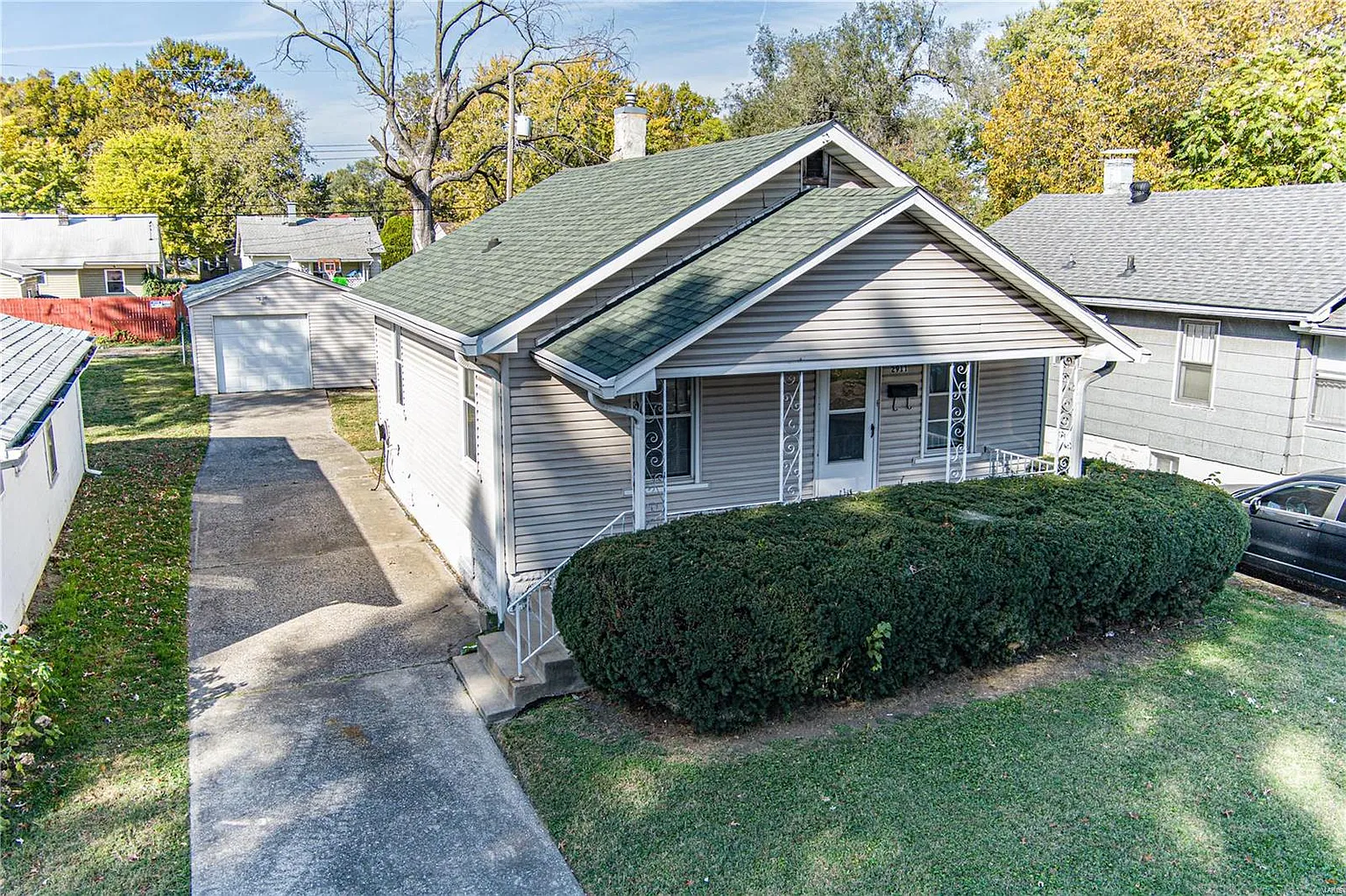 2911 Warren Ave photo 1