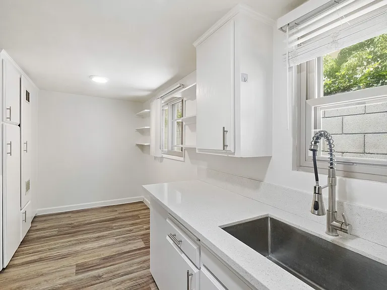620 E Imperial Ave — Photo 8