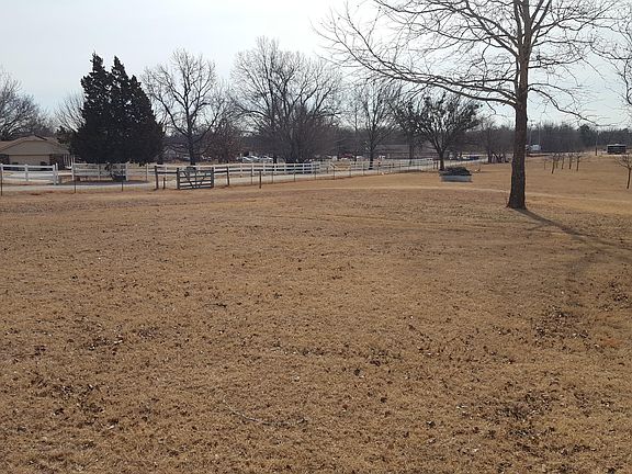 Private dead end road