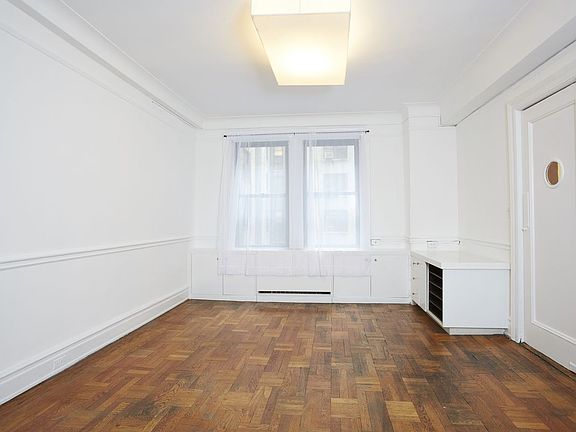 4th image of 871 W End Ave #7C