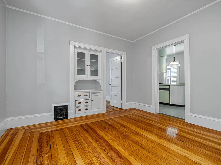 56 Hawthorne St #2 — Photo 8