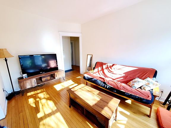 4th image of 1300 W Farwell Ave #2