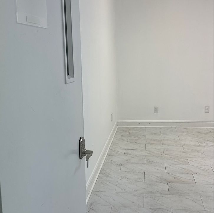 2nd image of 509 Evans St #8