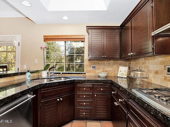 5th image of 1008 Cherry Creek Cir