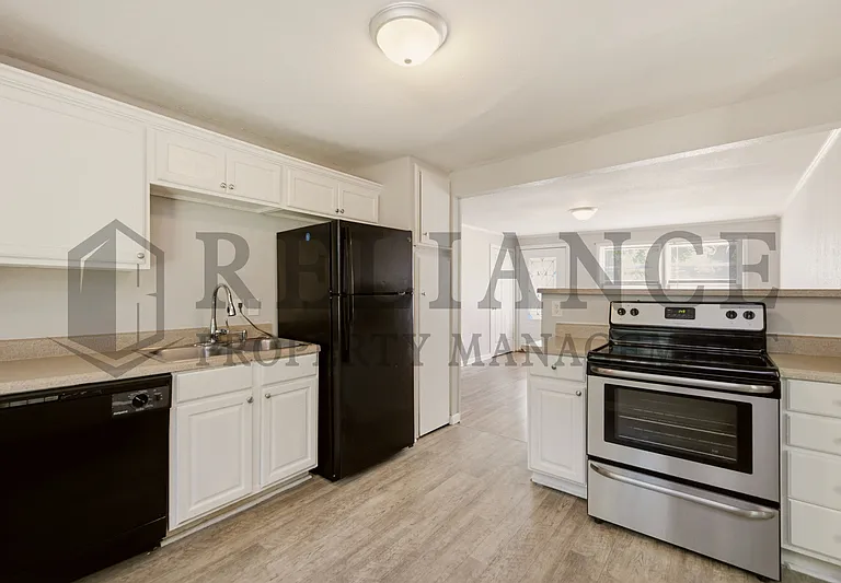 1126 S Silverdale Ct — Photo 19