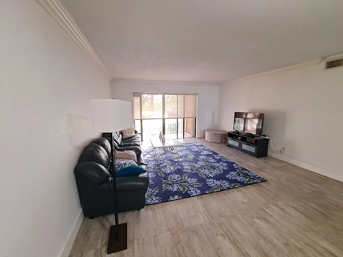 2 bed, 1231 sqft, $2,300 — Photo 3