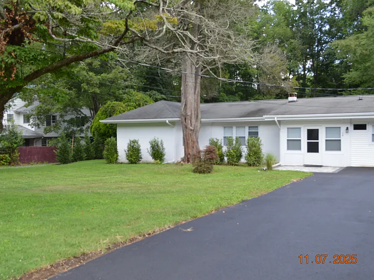 14 Homestead Ln — Photo 1