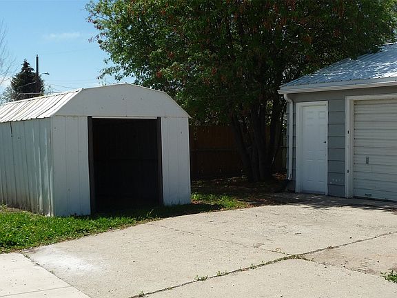 5th image of 634 23rd St NE