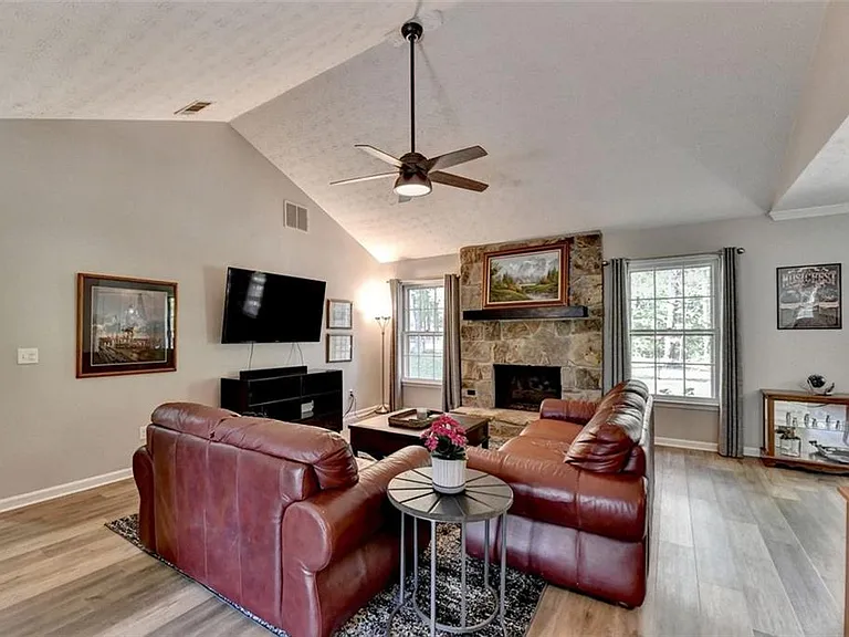 1132 Owen Cir — Photo 10